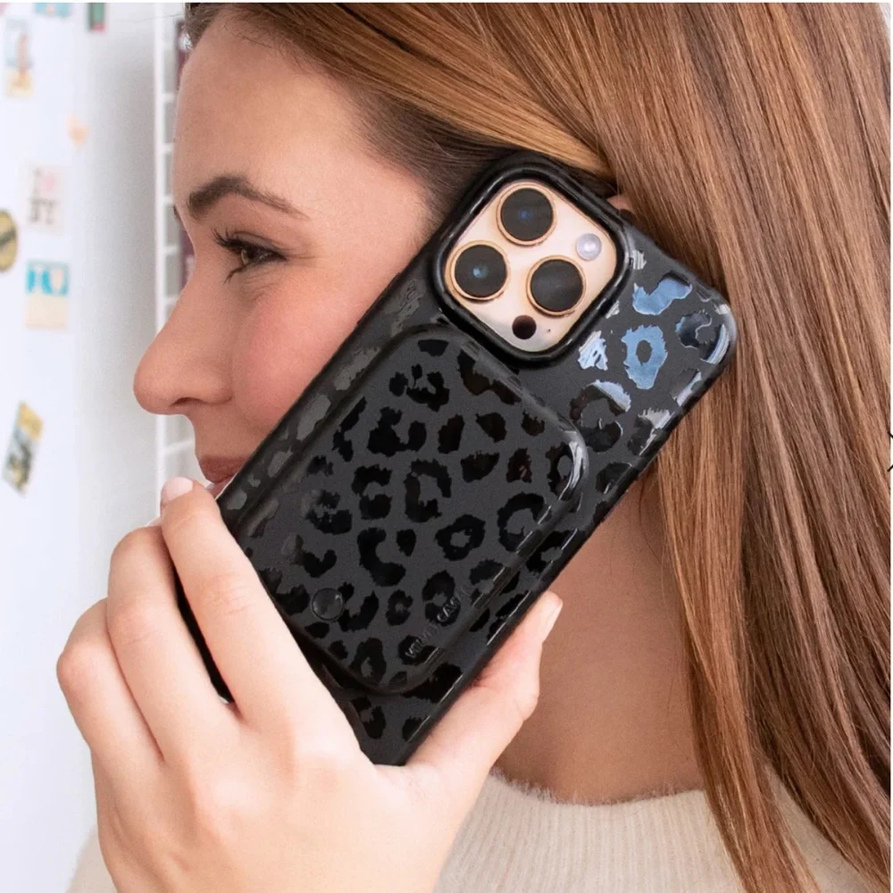 Velvet Caviar Case & MagSafe battery iPhone 12 Pro
